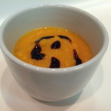 Συνταγή Κολοκυθόσουπας με σάλτσα χρένου- Sweat pumpkin soup recipe with horseradish sauce