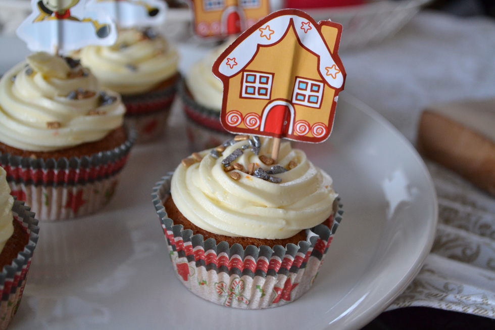 tangerine gingerbread cupcakes DSC_0007