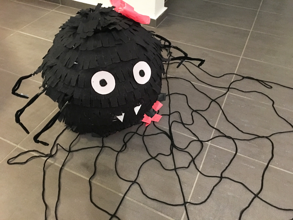 halloween-party-pinata-img_5533